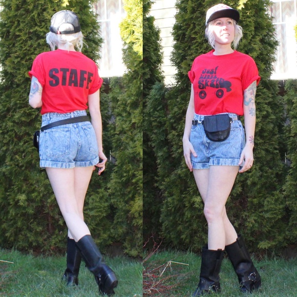 Vintage Other - 70s Vintage Style Roller Skate Staff Tee